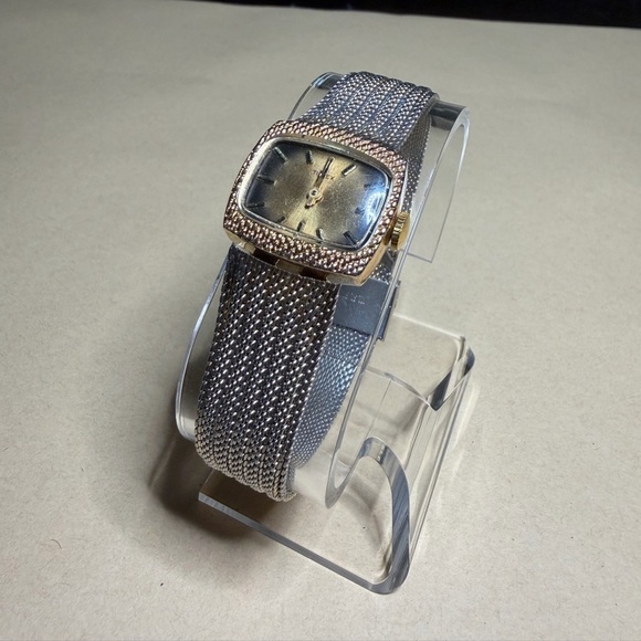 Timex Accessories - Vintage 1960's Timex Two-Toned Mesh Watch